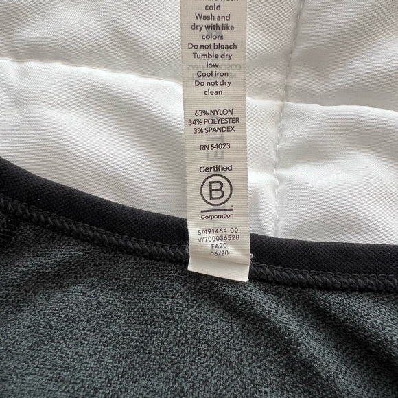 Athleta Seamless Long Sleeved Tee Medium - Picture 3 of 3